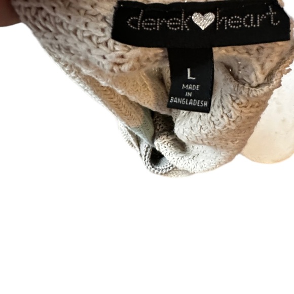 Derek Heart Cropped Sweater - Picture 4 of 6